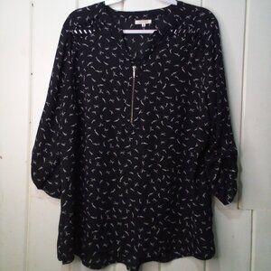 Maurices Blouse 1 1X Half Sleeve Shoulder Cut-Out Zipper Pattern Black White